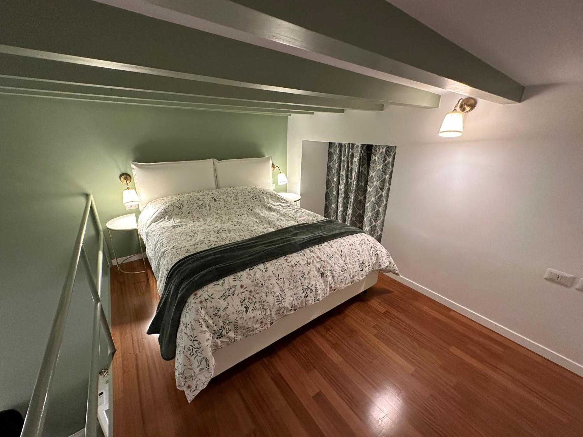 Flowers, A Cozy Suite In Milánó Kültér fotó