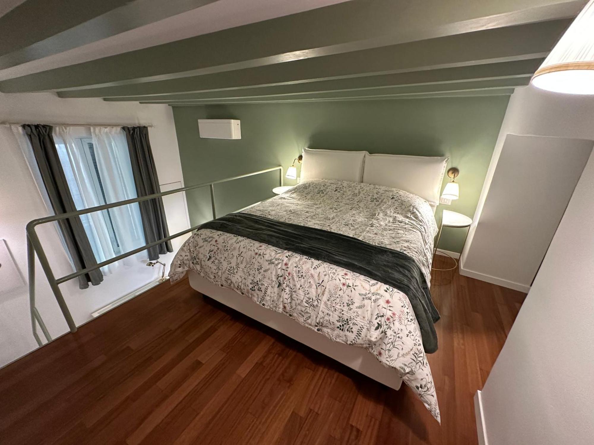 Flowers, A Cozy Suite In Milánó Kültér fotó